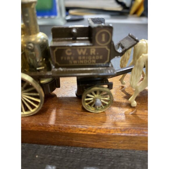 Lledo diecast models of days gone fire brigade anniversary model horse and buggy - Picture 3 of 8
